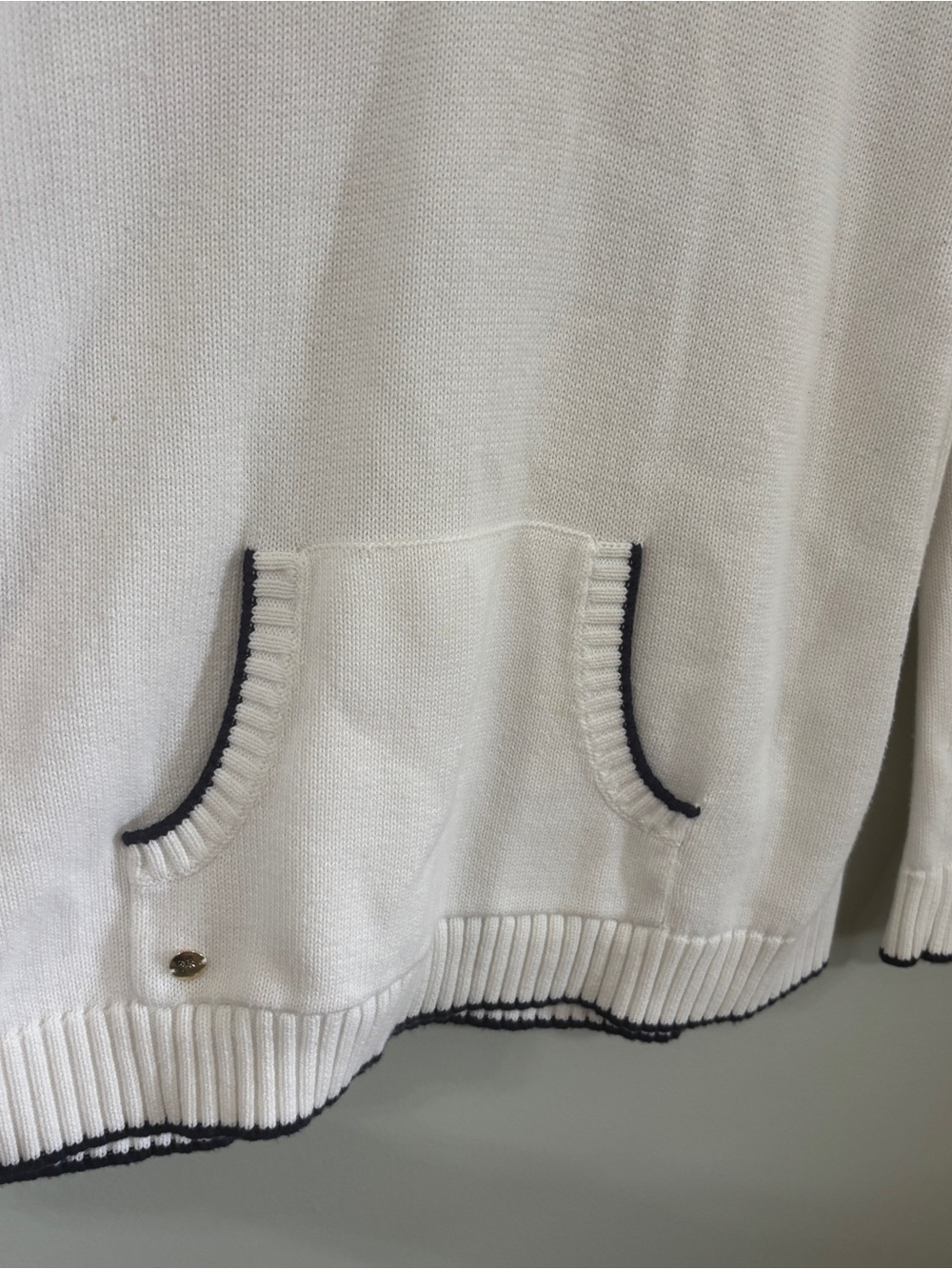 Lilly Pulitzer White V-Neck knit hooded Pullover Sweater size medium - Picture 3 of 9